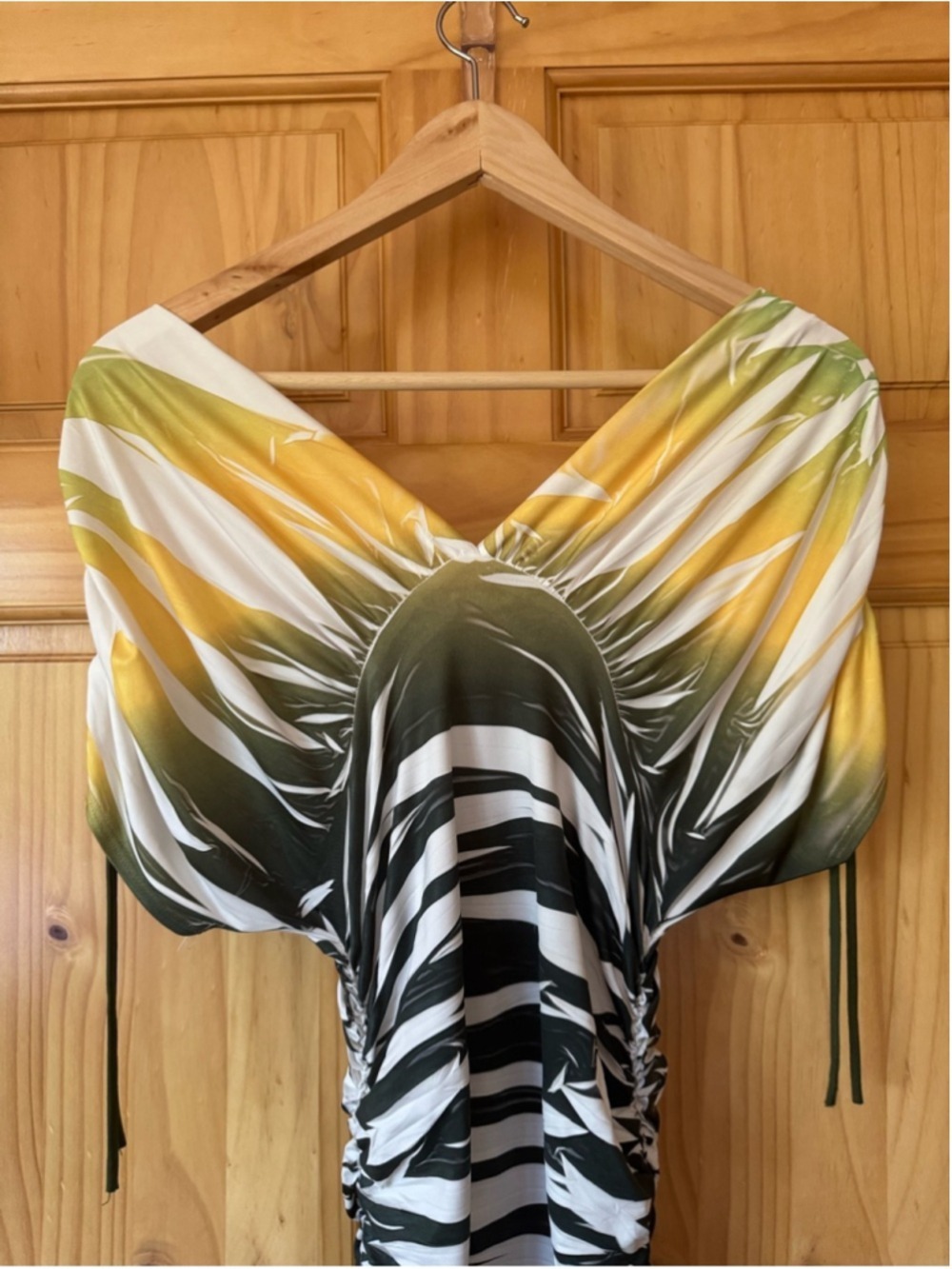 Vintage Body Central abstract zebra print on or off shoulder dress size medium - Picture 8 of 10